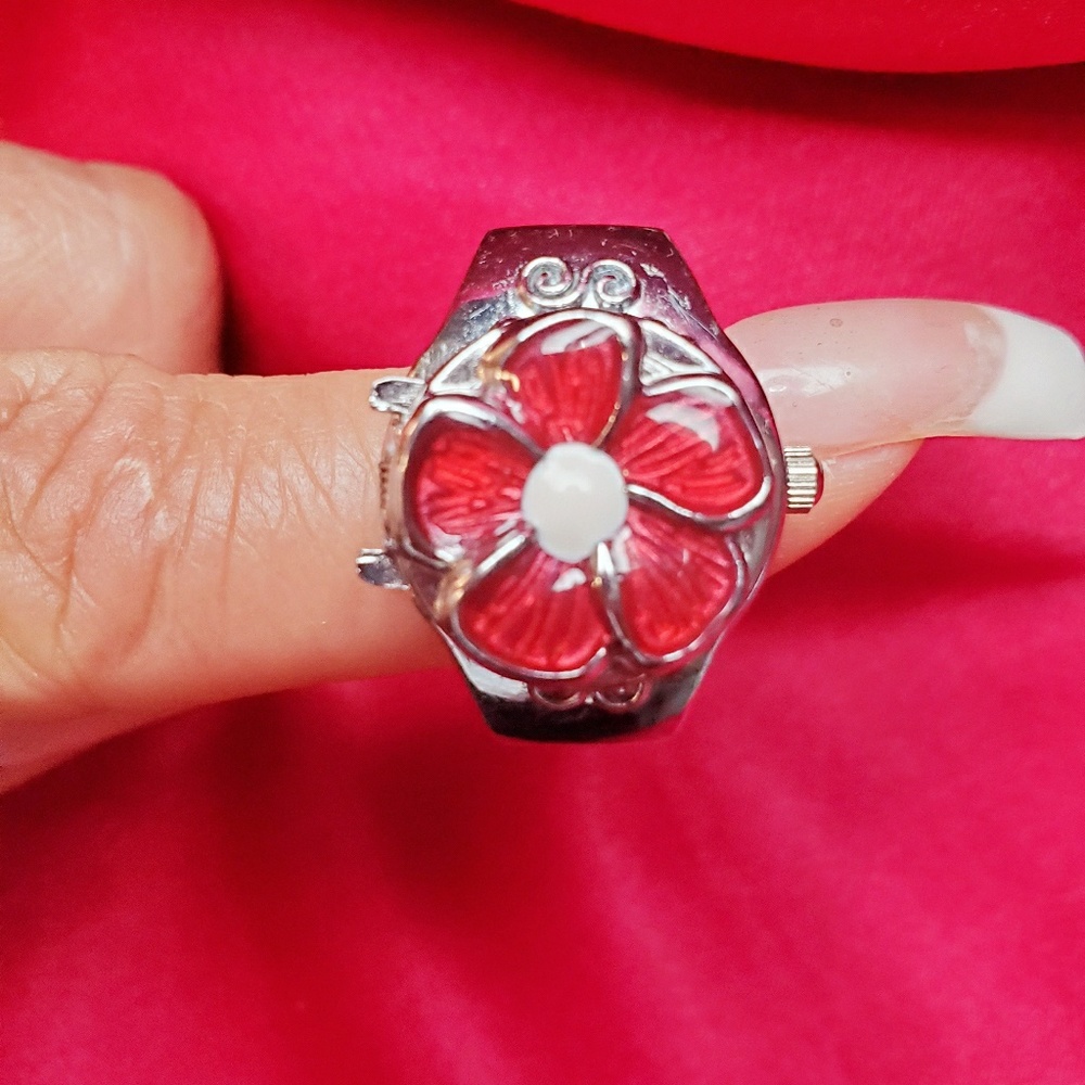 Beautiful Ring/Watch - Picture 2 of 5